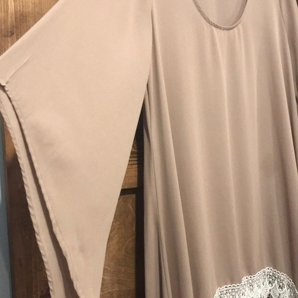 Miin Tan Top  with Lace Detail - Picture 4 of 4